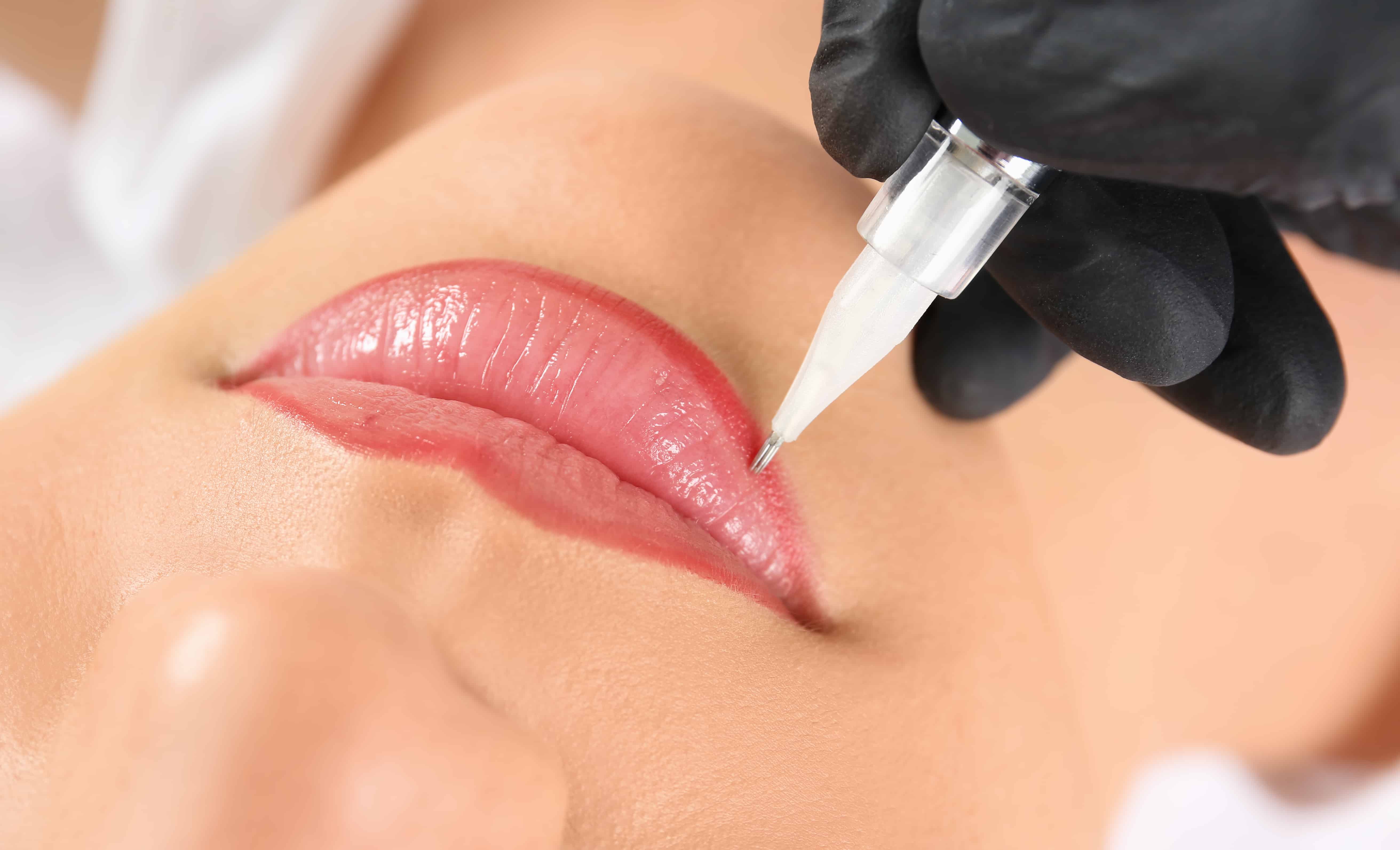 Lip liner pemanent application
